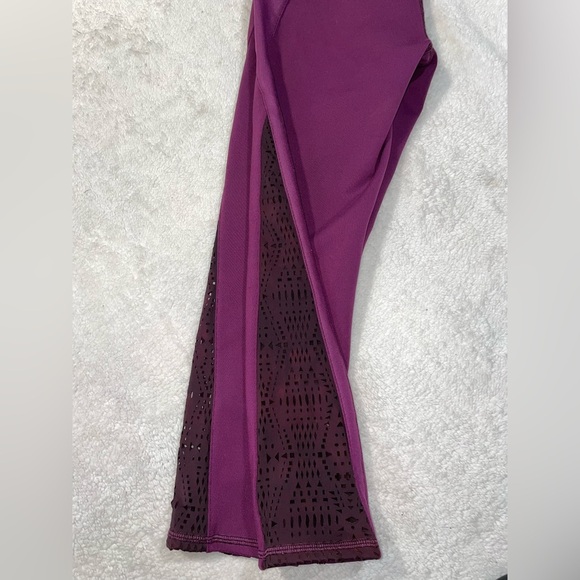 ALO Yoga High Waisted Yoga Capris Leggings Stretch Patina Purple Womens‎ Size XS - Picture 7 of 10